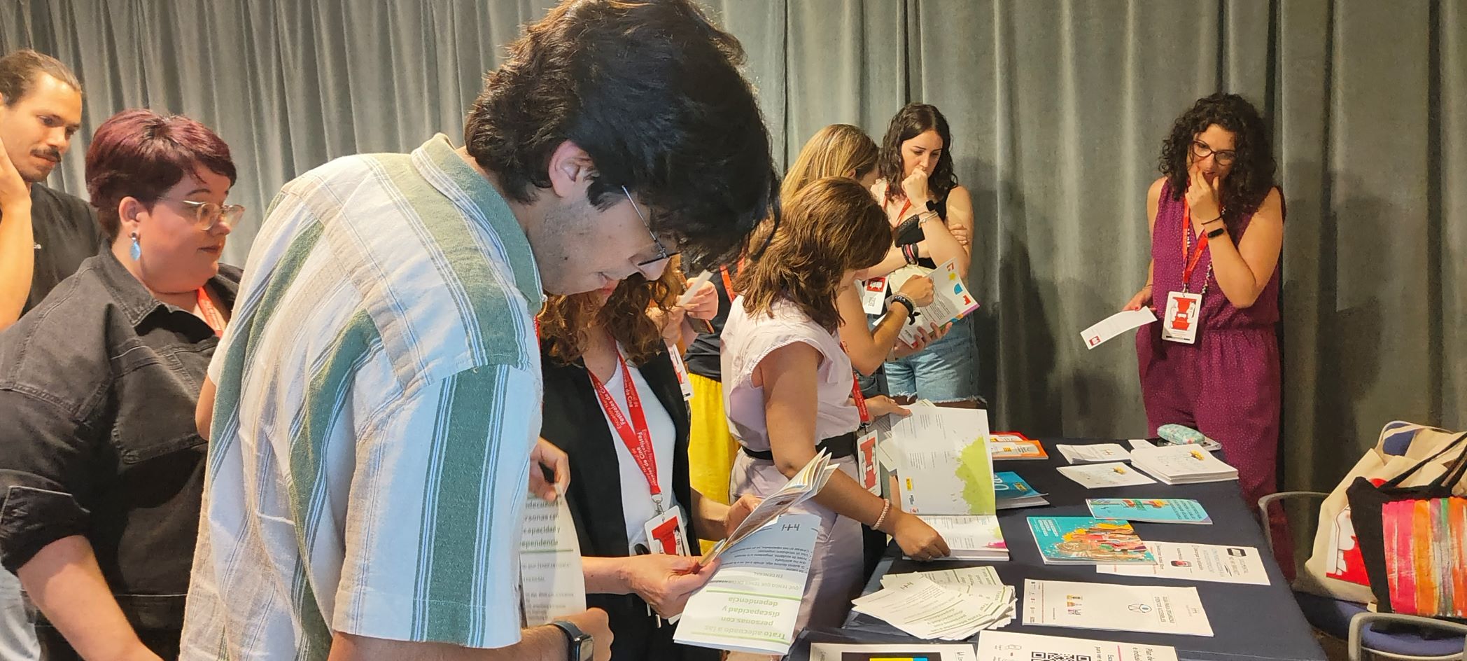 asistentes Taller con materiales CADIS Huesca